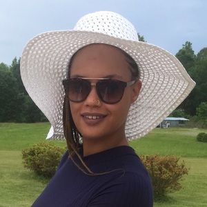 Meet your Posher, Joyce